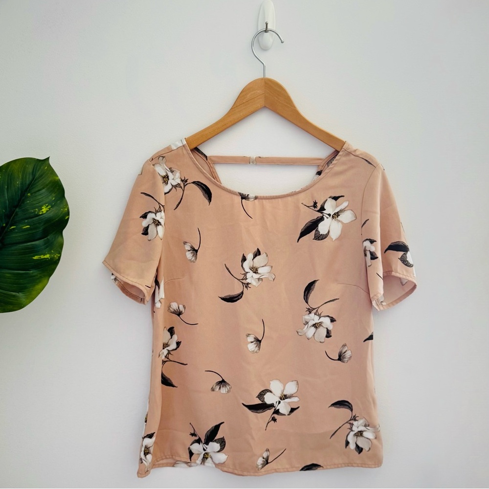 DYNAMITE | Floral Patterned Short Sleeve Top Size Small